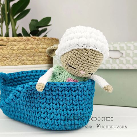 В'язана овечка Tanati Crochet