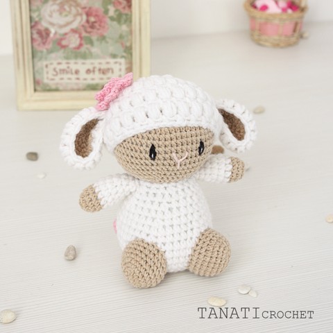 В'язана овечка Tanati Crochet